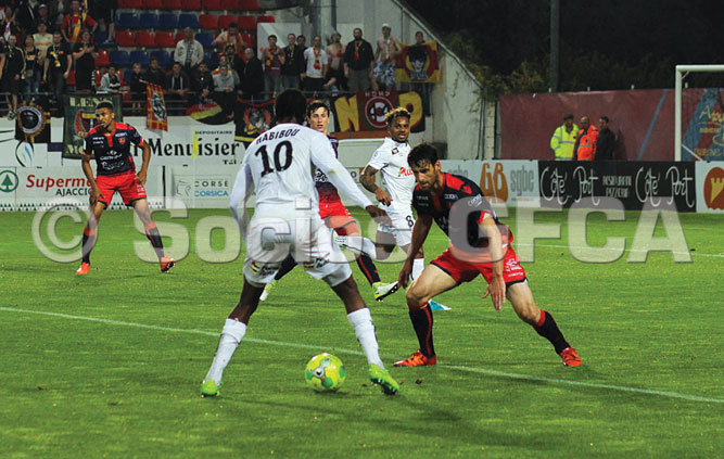 Ligue 2 : Le GFCA s'incline face à Lens